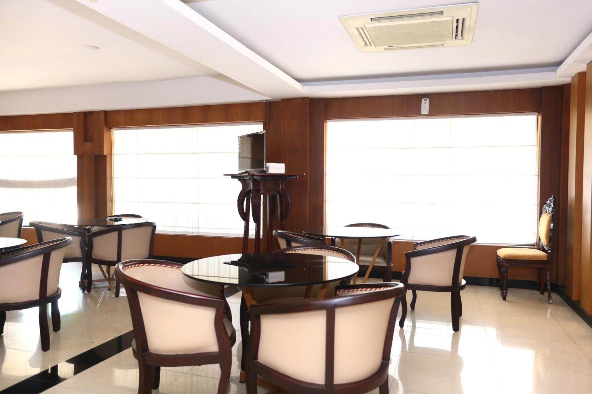 Hotel Super Townhouse Dona Castle Kollam Exteriér fotografie