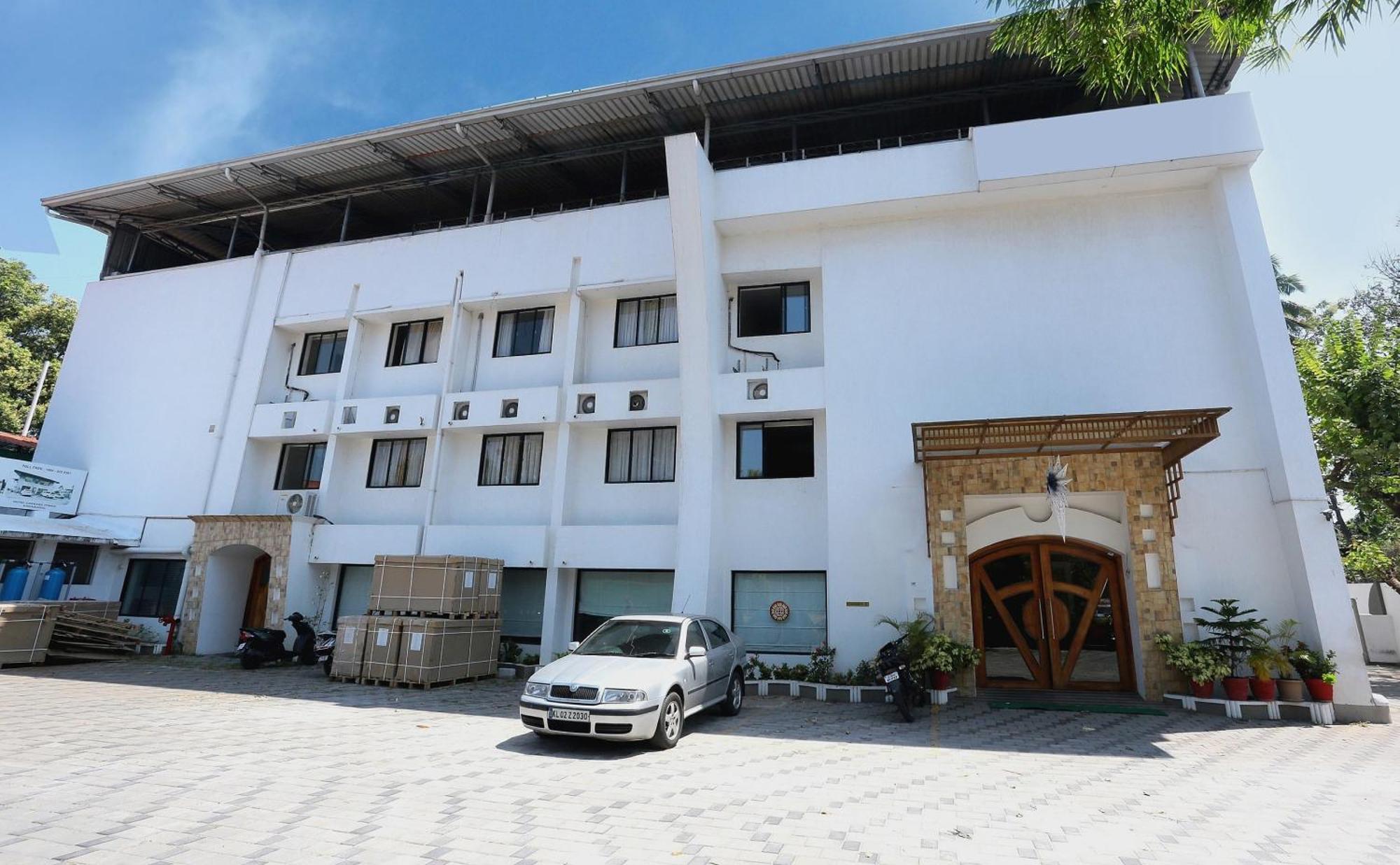 Hotel Super Townhouse Dona Castle Kollam Exteriér fotografie